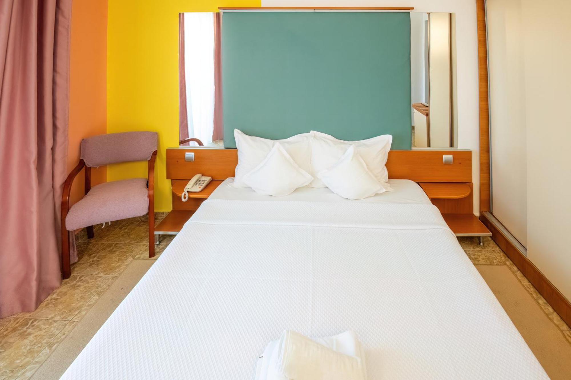 Complex Modern All Inclusive Mamaia Exterior photo