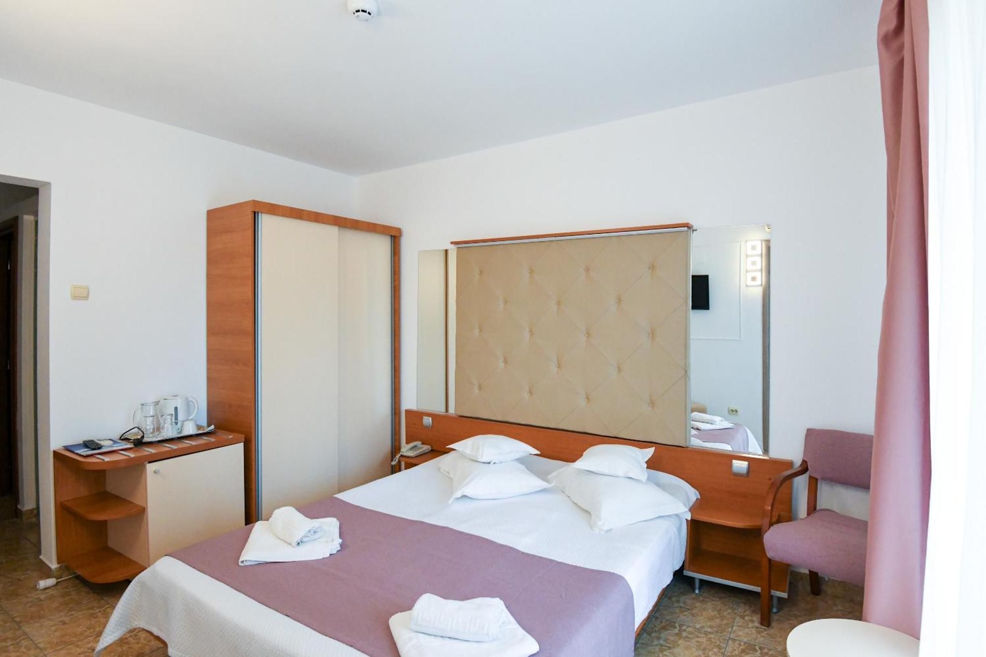 Complex Modern All Inclusive Mamaia Exterior photo