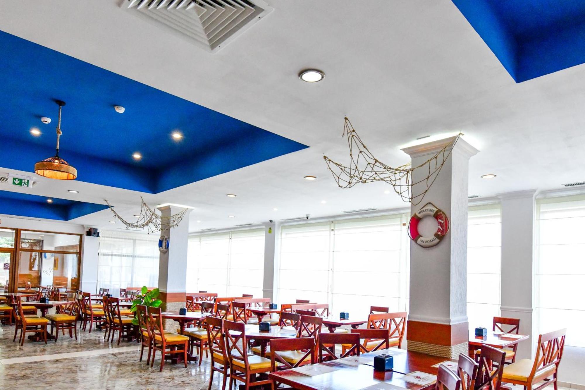 Complex Modern All Inclusive Mamaia Exterior photo