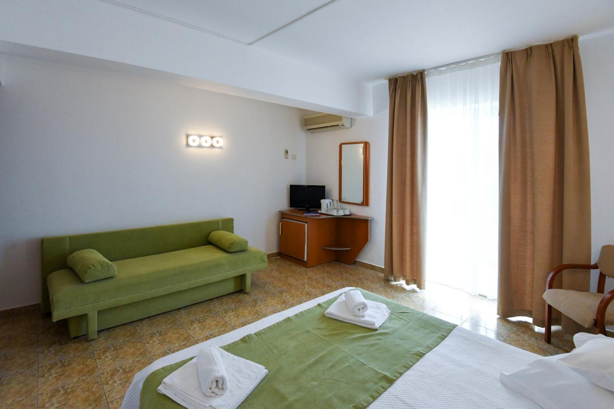 Complex Modern All Inclusive Mamaia Exterior photo