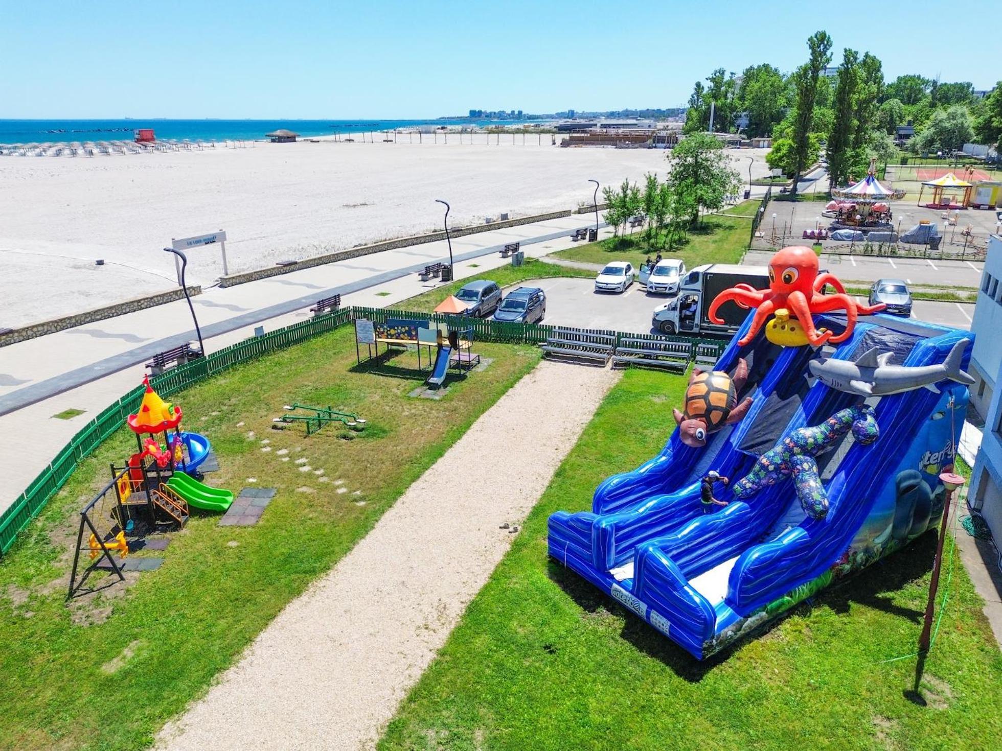 Complex Modern All Inclusive Mamaia Exterior photo