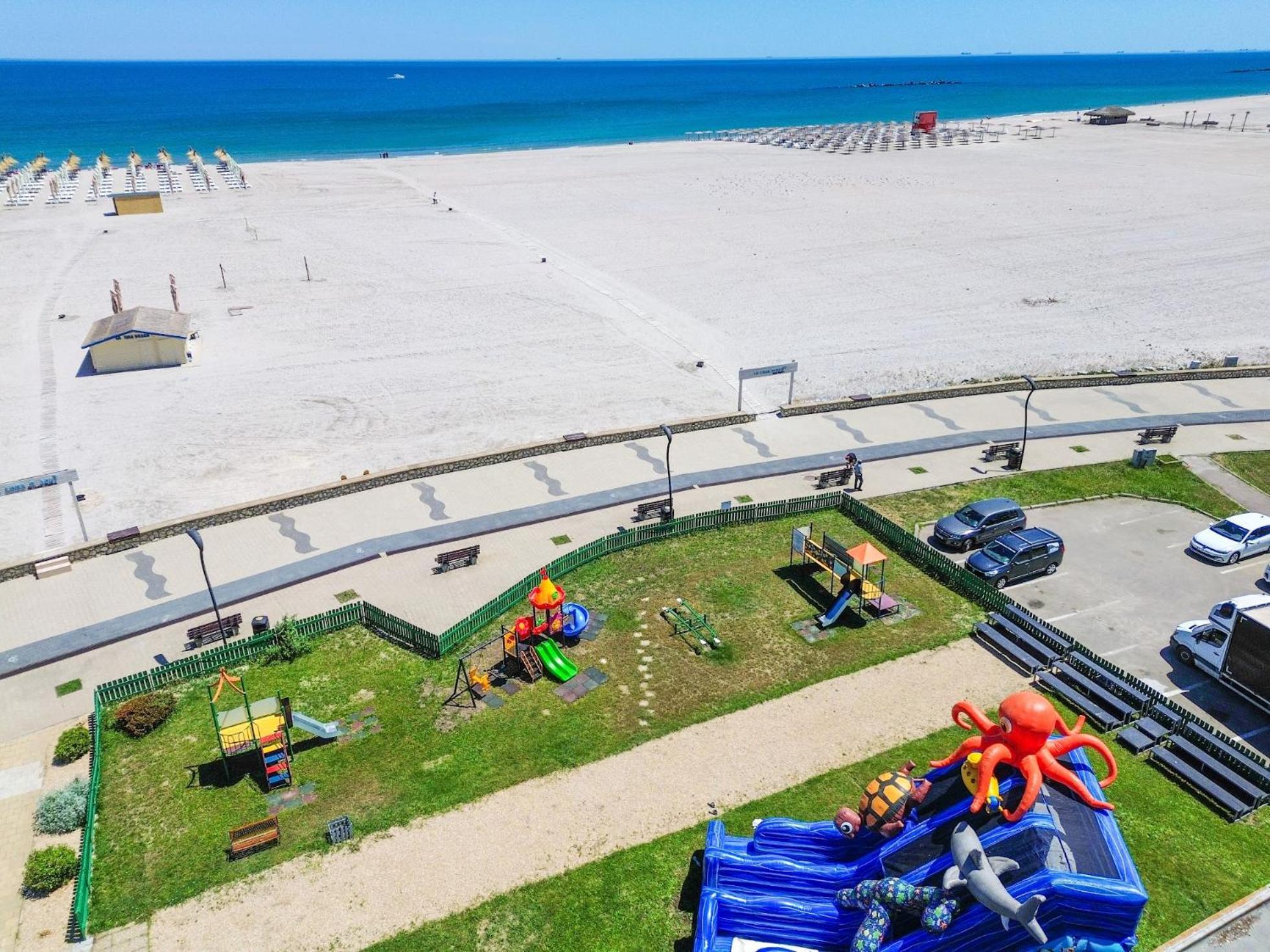 Complex Modern All Inclusive Mamaia Exterior photo